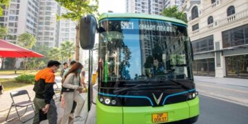 Các tuyến xe buýt điện thông minh VinBus là phương tiện di chuyển thuận tiện của cư dân Vinhomes Smart City