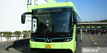 Hà Nội đánh giá cao nỗ lực đưa xe buýt điện vào hoạt động của VinBus