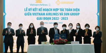 Sun Group và Vietnam Airlines mở rộng hợp tác chiến lược giai đoạn 2022-2023