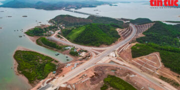 Đếm ngược ngày thông xe cầu Vân Tiên vượt biển dài nhất Quảng Ninh